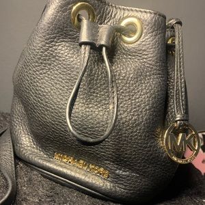 MICHAEL KORS•Bucket Bag Drawstring Crossbody